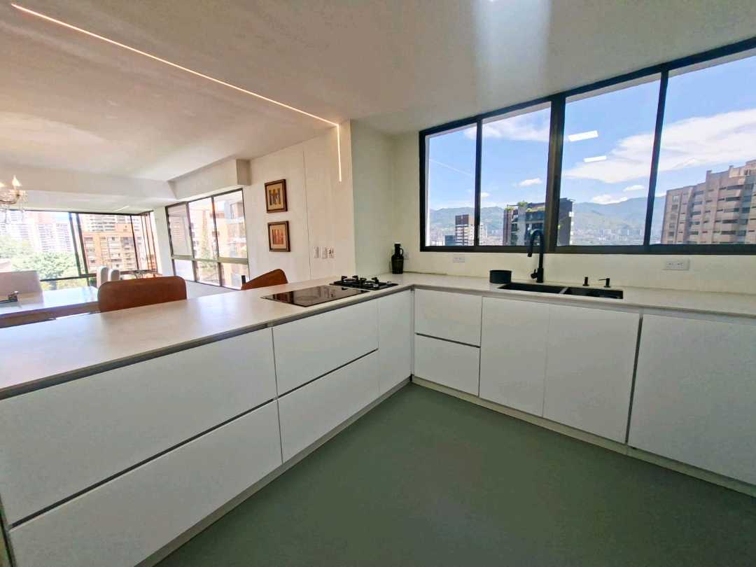 Apartamento en arriendo amoblado Poblado Los Parra BG