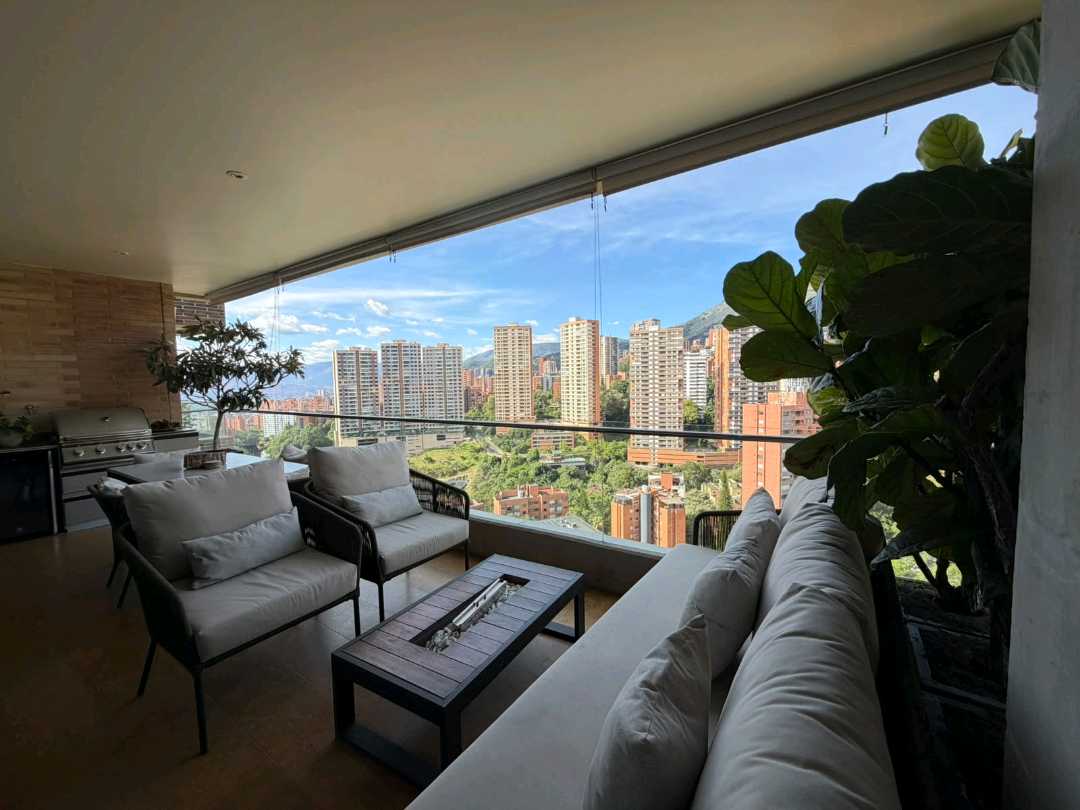 Apartamento en arriendo amoblado Penthouse la Tomatera Poblado