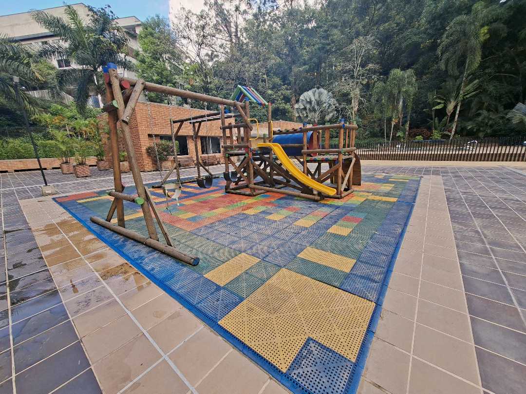 Apartamento en arriendo Bronce Poblado