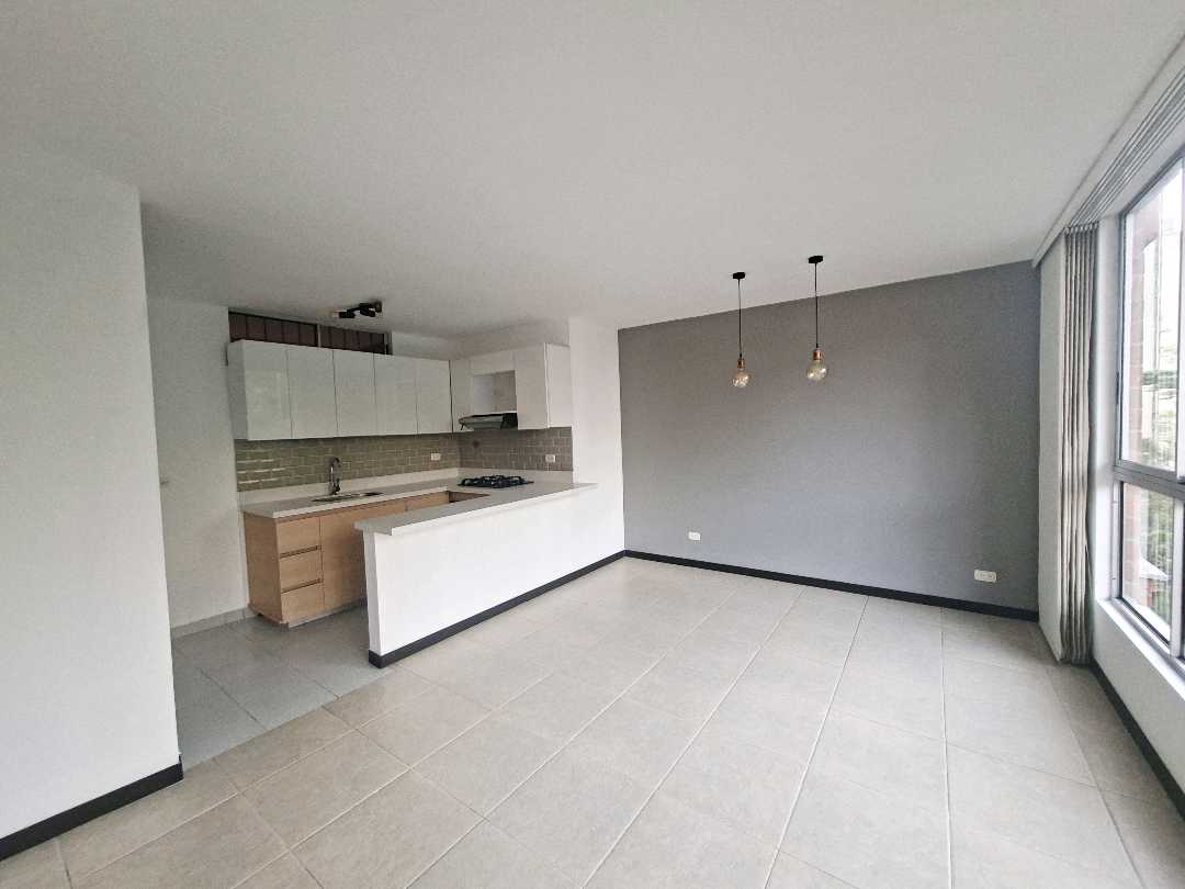 Apartamento en arriendo Castropol cerca a la avenida el Poblado  TV11