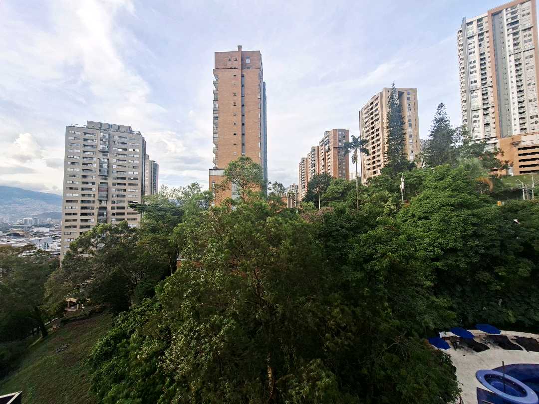 Apartamento en arriendo Castropol cerca a la avenida el Poblado  TV11