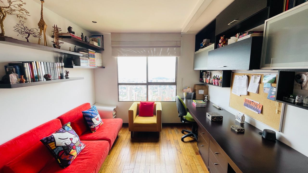 Apartamento en arriendo cerca al tesoro