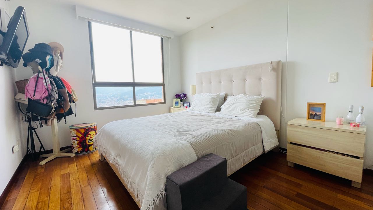 Apartamento en arriendo cerca al tesoro