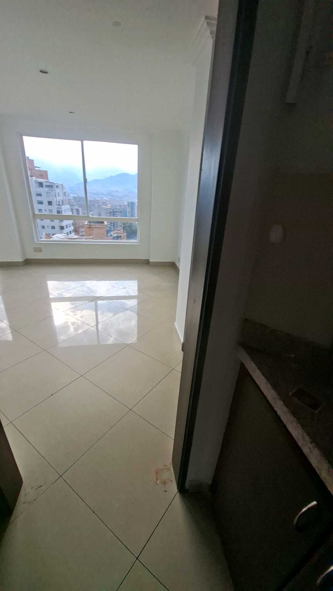 Apartamento en arriendo cerca a mall de San Lucas