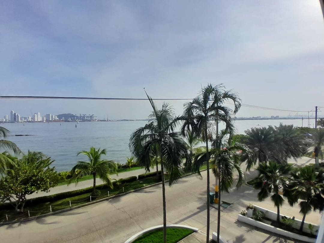 APARTAMENTO EN ARRIENDO CASTILLOGRANDE - CARTAGENA