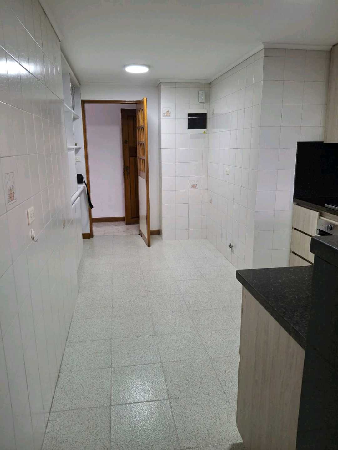Apartamento en arriendo en el Poblado cerca a la Rosa Mística
