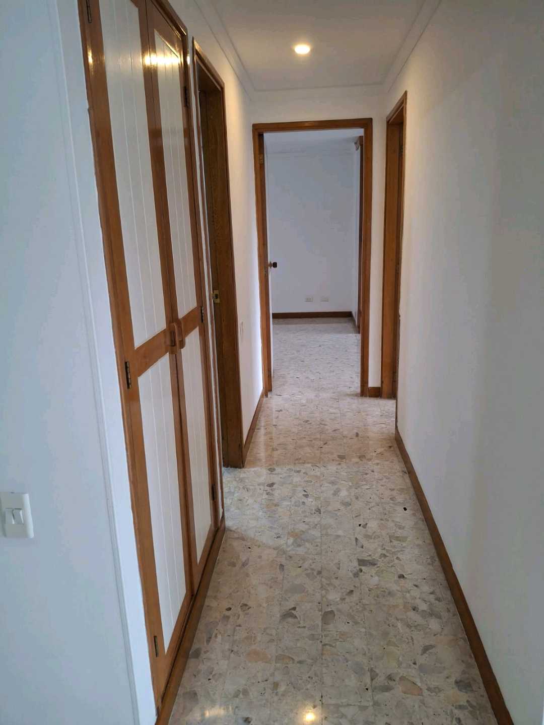 Apartamento en arriendo en el Poblado cerca a la Rosa Mística