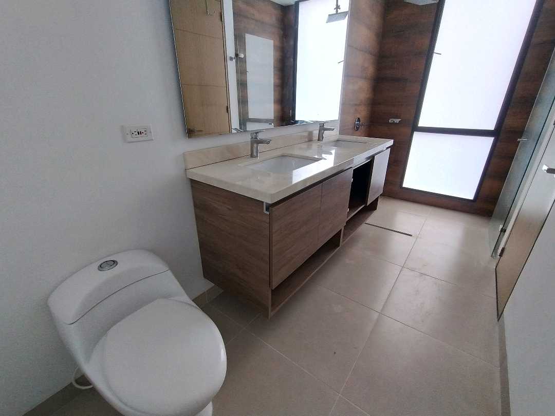Miniatura 12