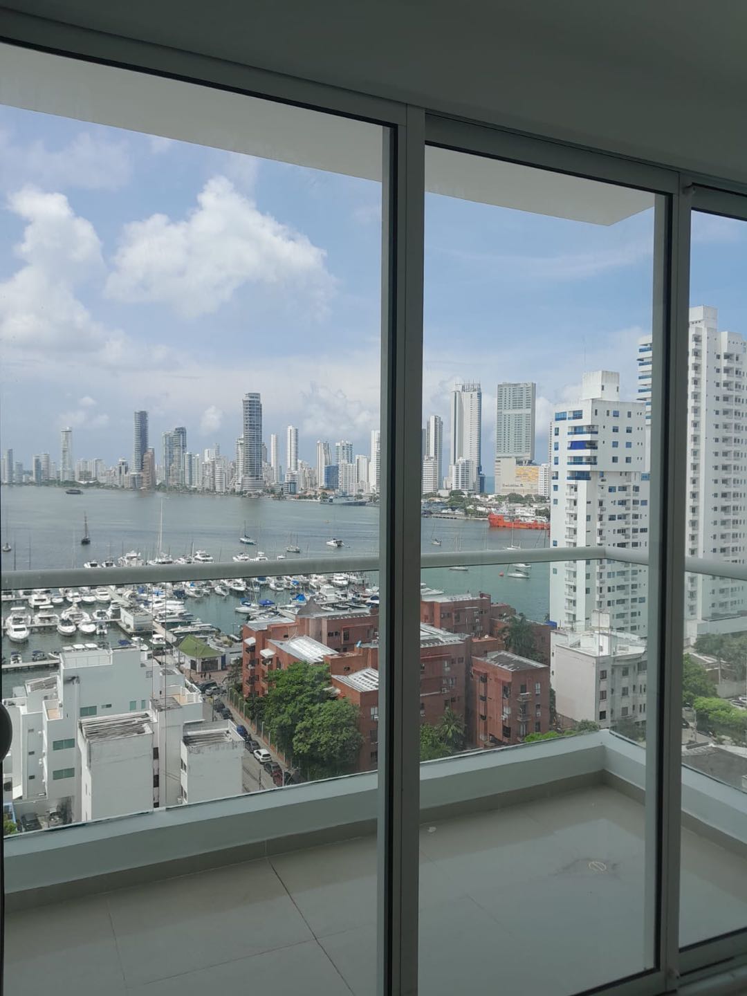 APARTAMENTO EN ARRIENDO EN MANGA - CARTAGENA