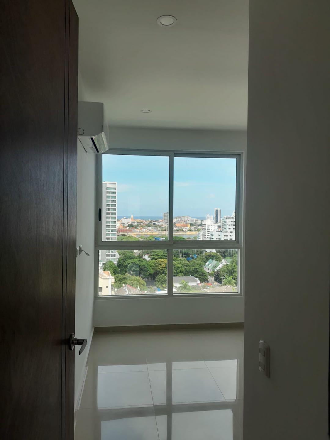 APARTAMENTO EN ARRIENDO EN MANGA - CARTAGENA