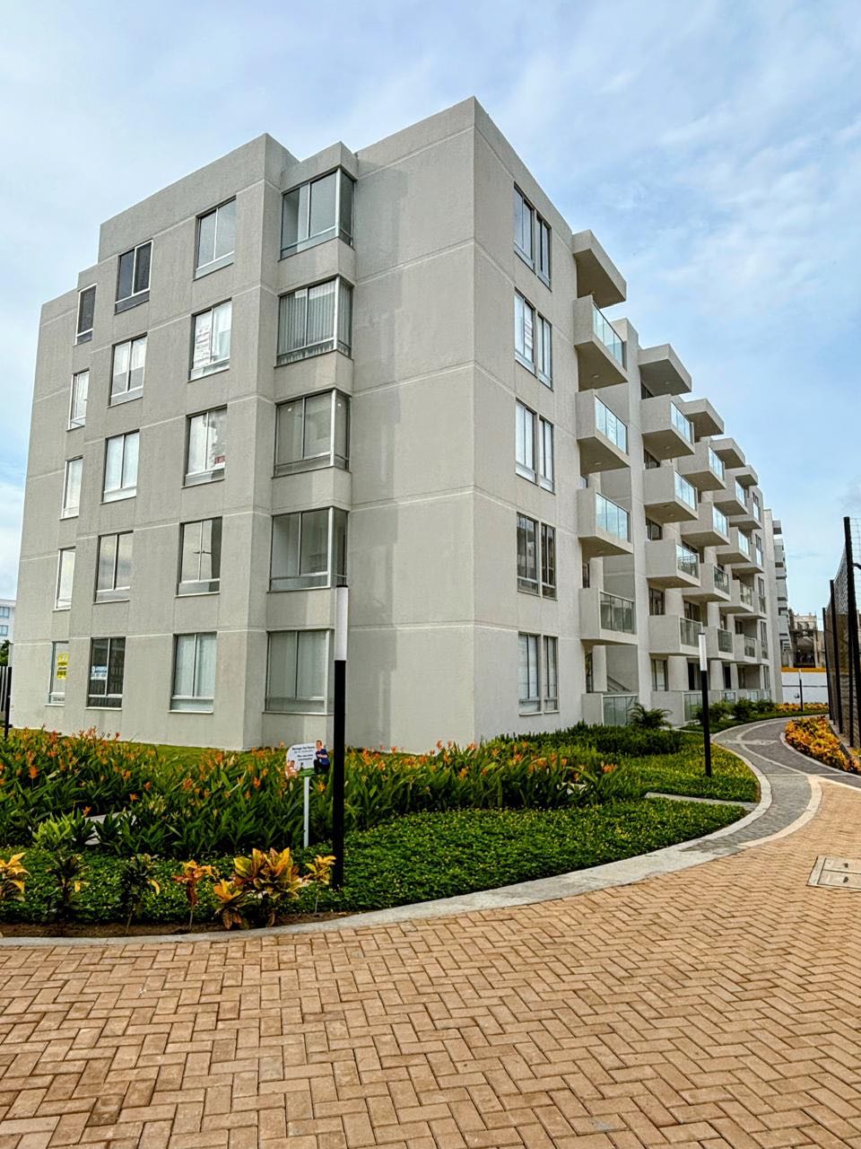 APARTAMENTO EN ARRIENDO EN SERENA DEL MAR - CARTAGENA