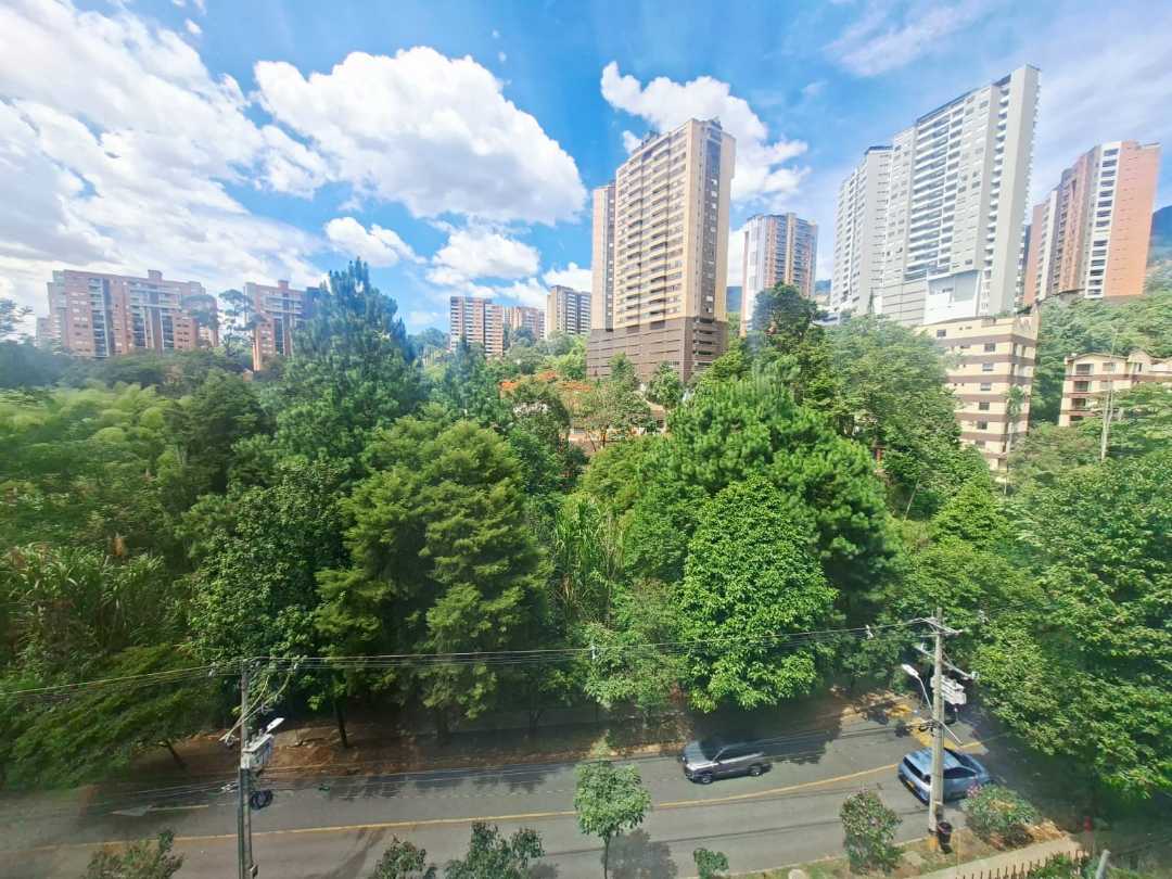 Apartamento en arriendo Envigado sector Cumbres CC