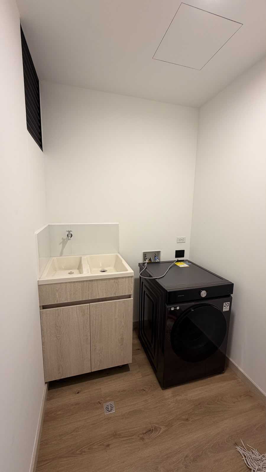 Apartamento en arriendo Envigado cerca a la Intermedia  CR-LC805