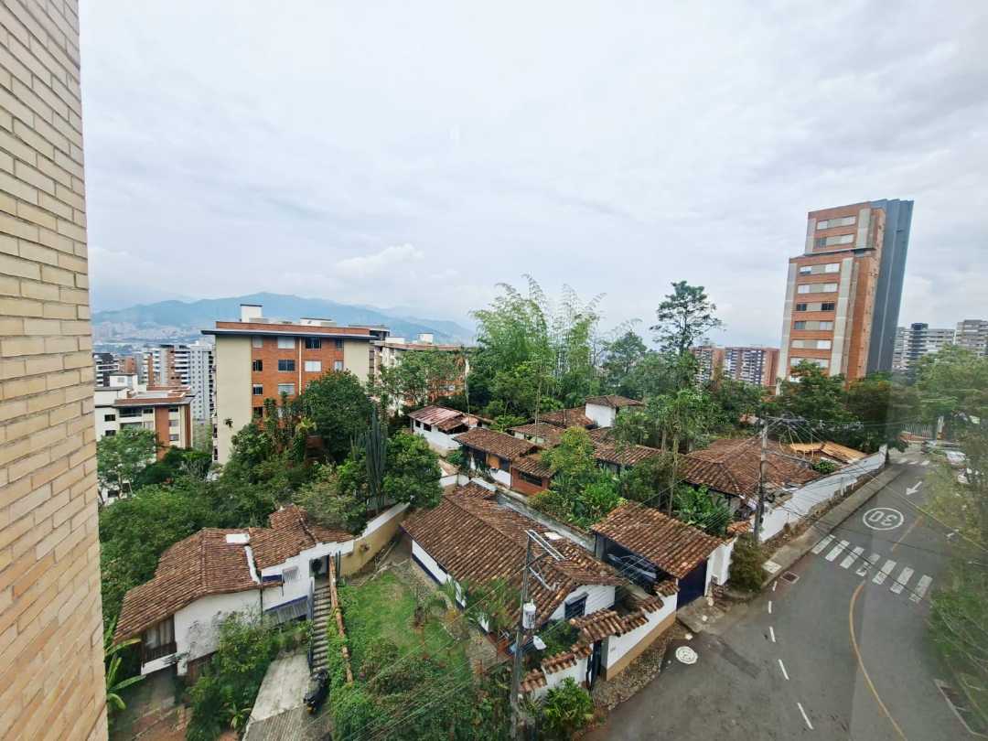 Apartamento en arriendo Envigado Esmeraldal ZB6
