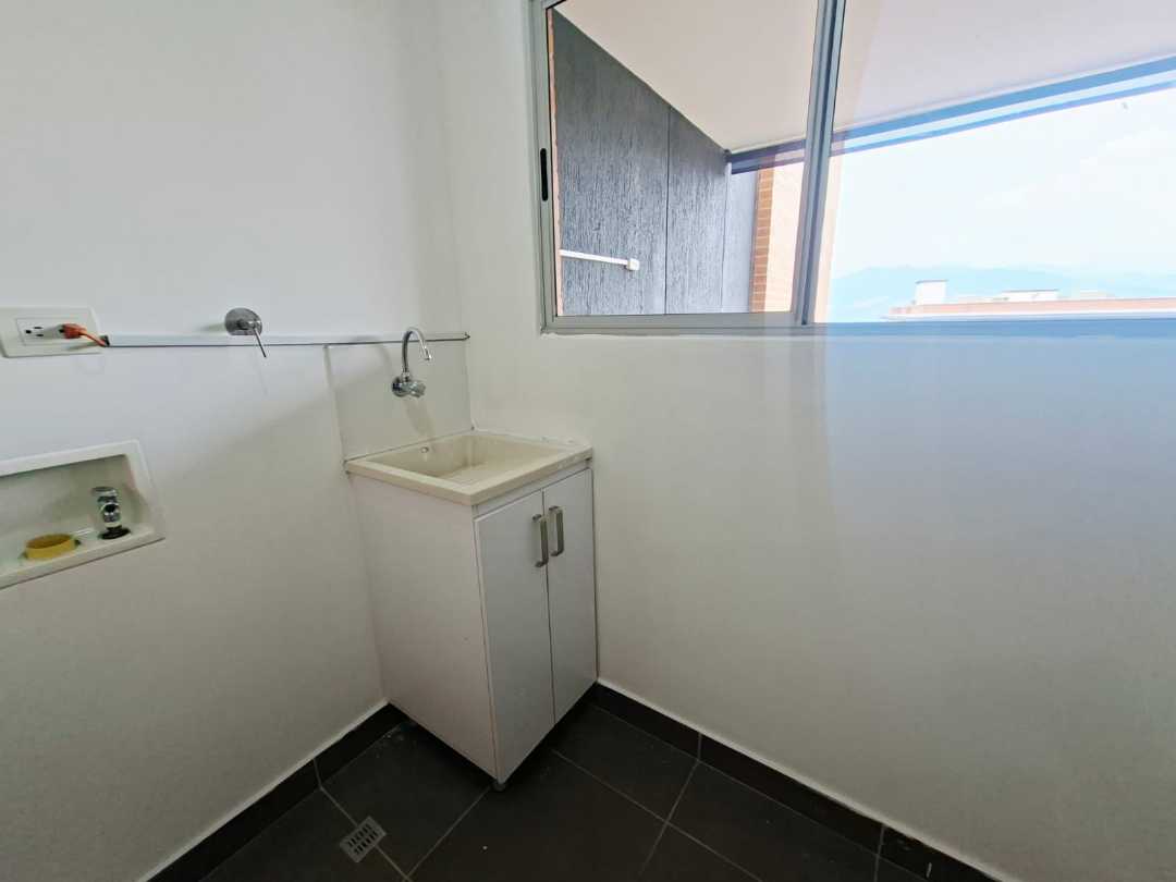 Apartamento en arriendo Envigado Esmeraldal ZB6