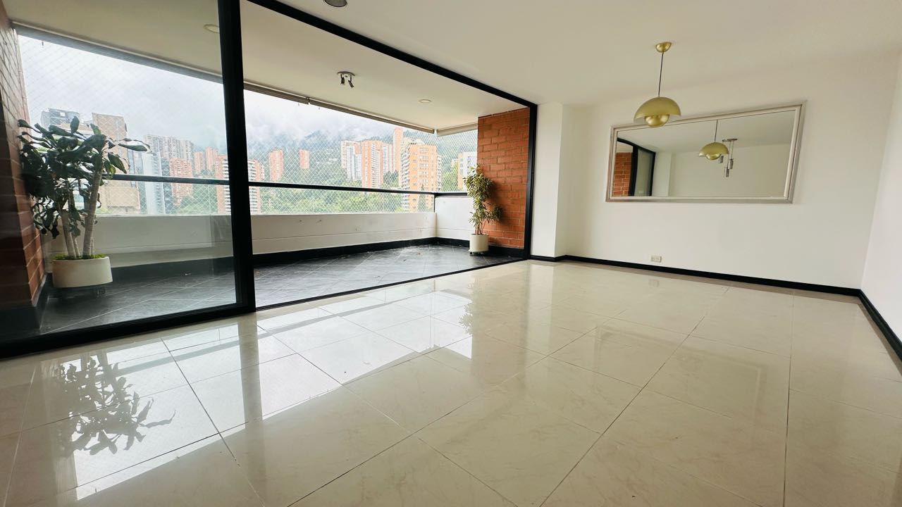 Apartamento en arriendo junto al tesoro