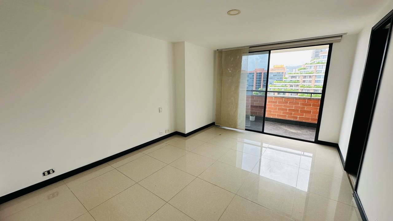 Apartamento en arriendo junto al tesoro