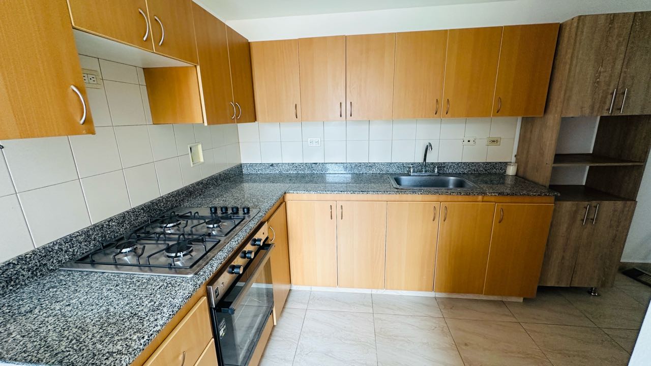 Apartamento en arriendo junto al tesoro