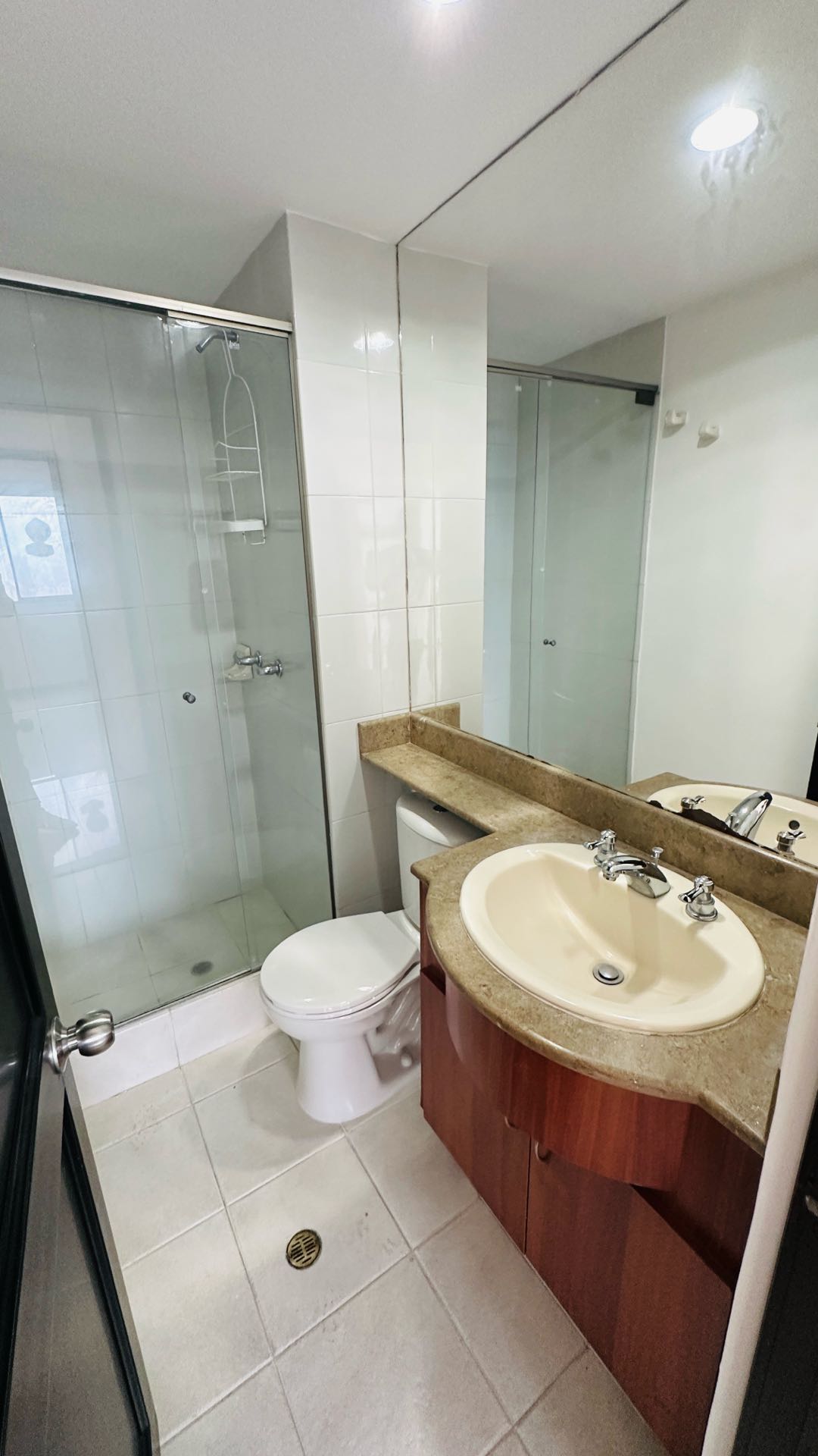 Apartamento en arriendo junto al tesoro