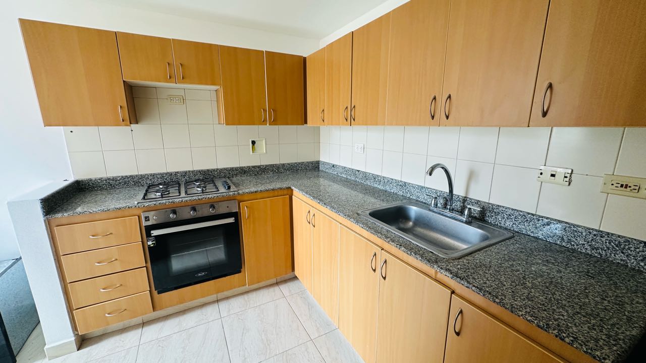 Apartamento en arriendo junto al tesoro