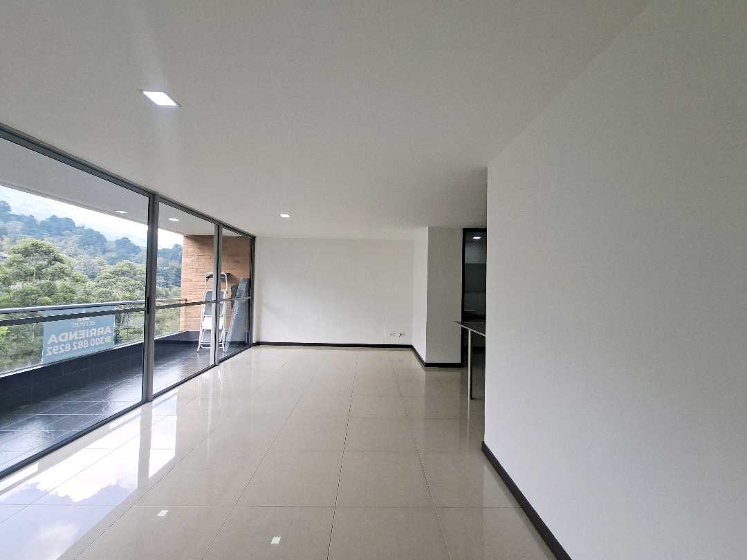 Apartamento en arriendo la Calera Poblado ARZ17