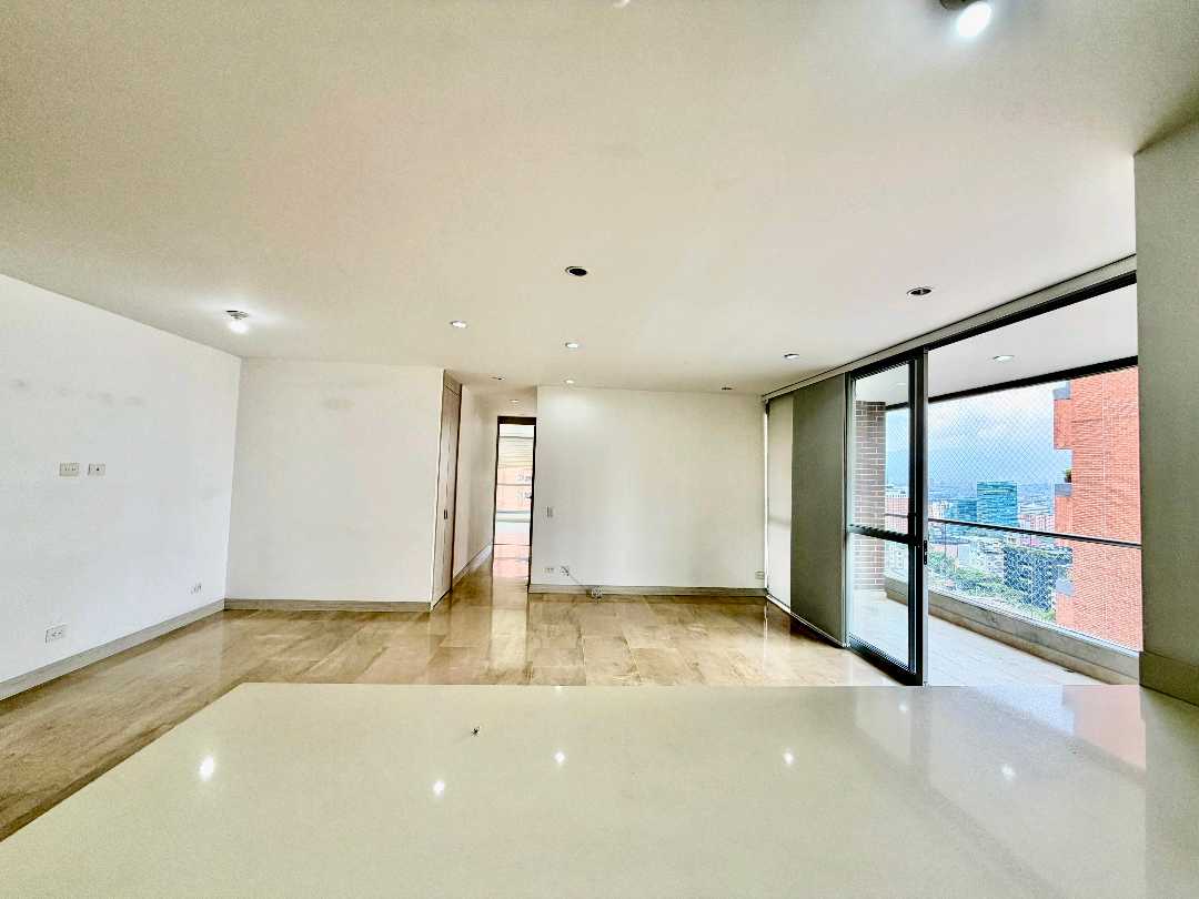 Apartamento en arriendo Loma la Linde Poblado