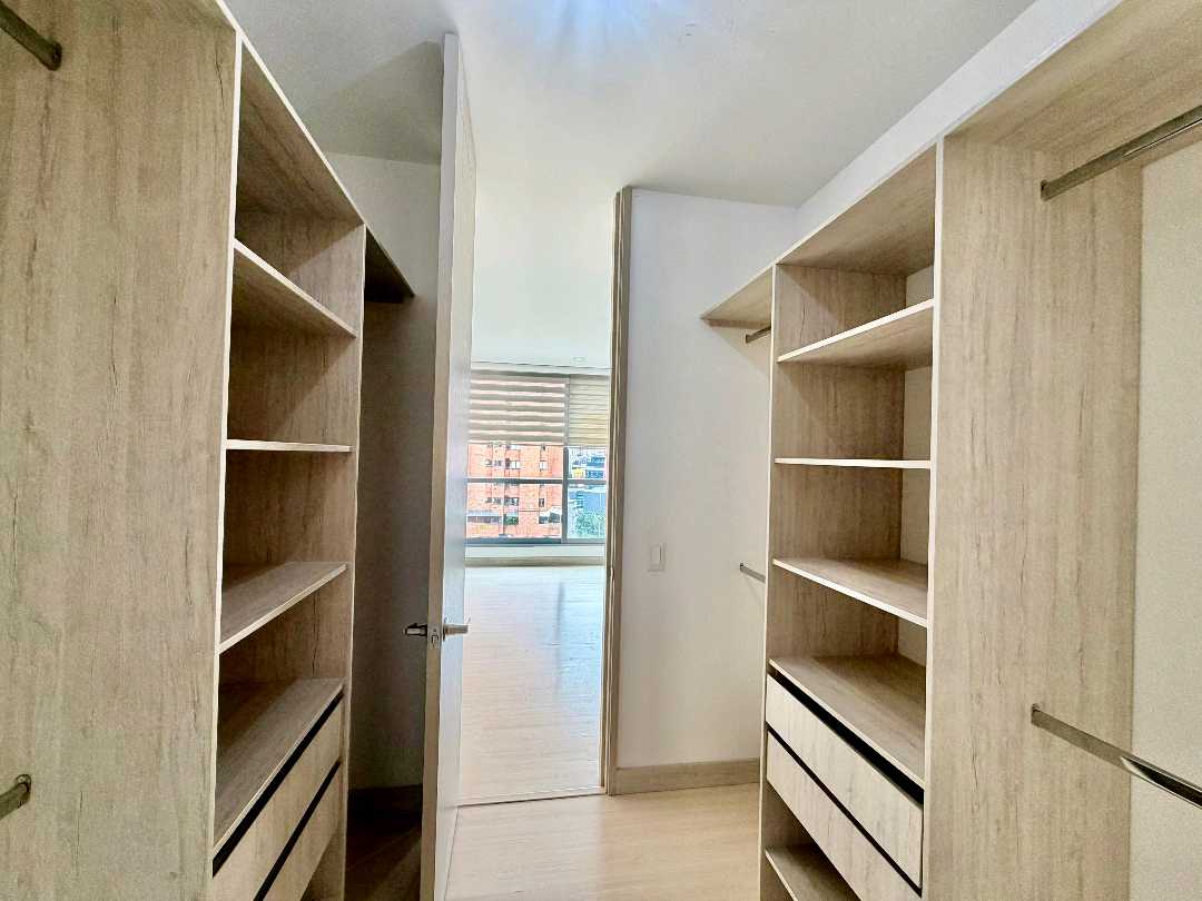 Apartamento en arriendo Loma la Linde Poblado
