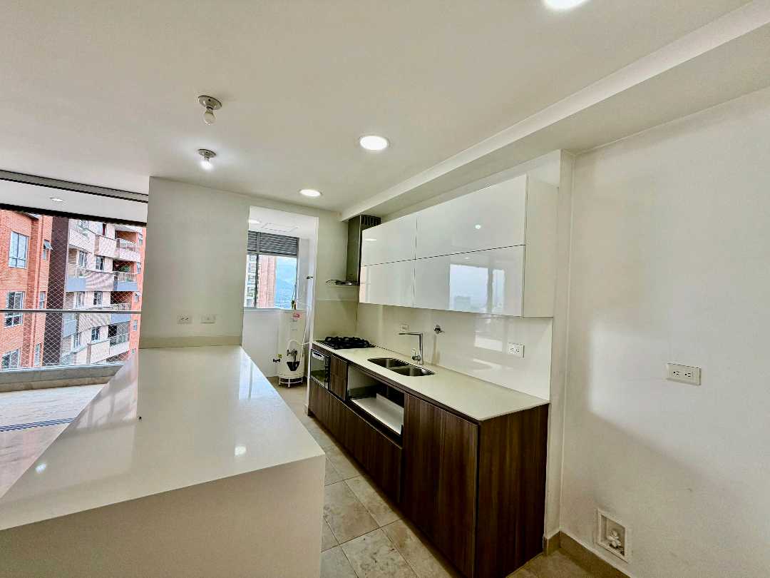 Apartamento en arriendo Loma la Linde Poblado