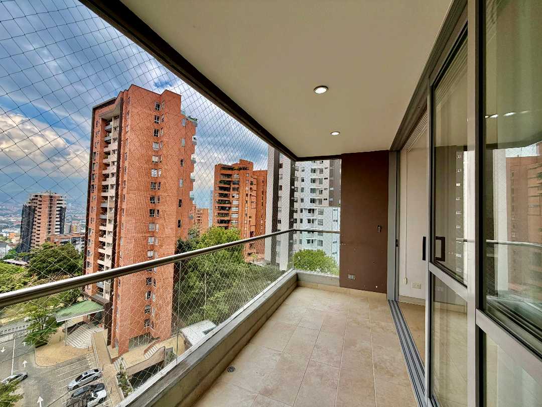 Apartamento en arriendo Loma la Linde Poblado