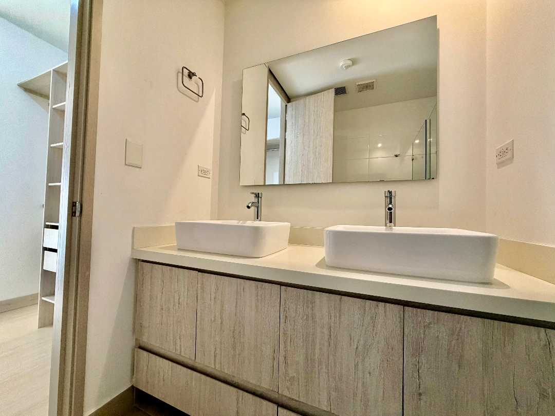 Apartamento en arriendo Loma la Linde Poblado