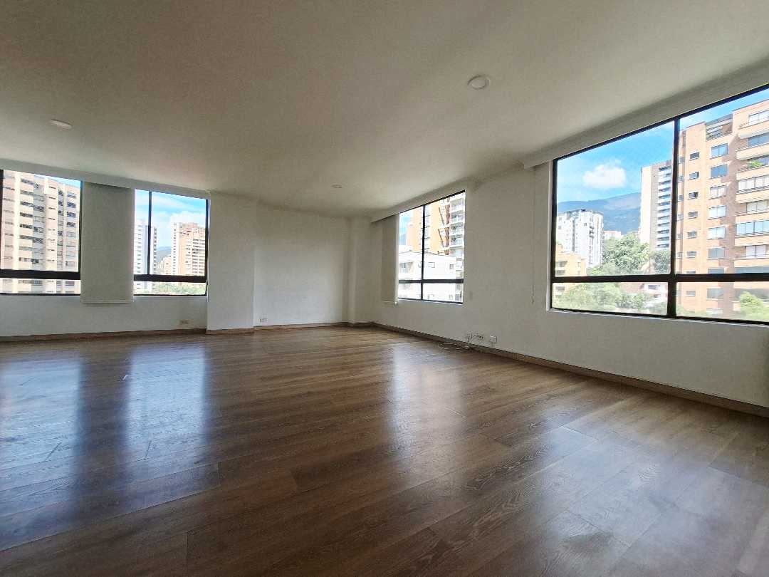 Apartamento en arriendo Poblado Milla de Oro CA