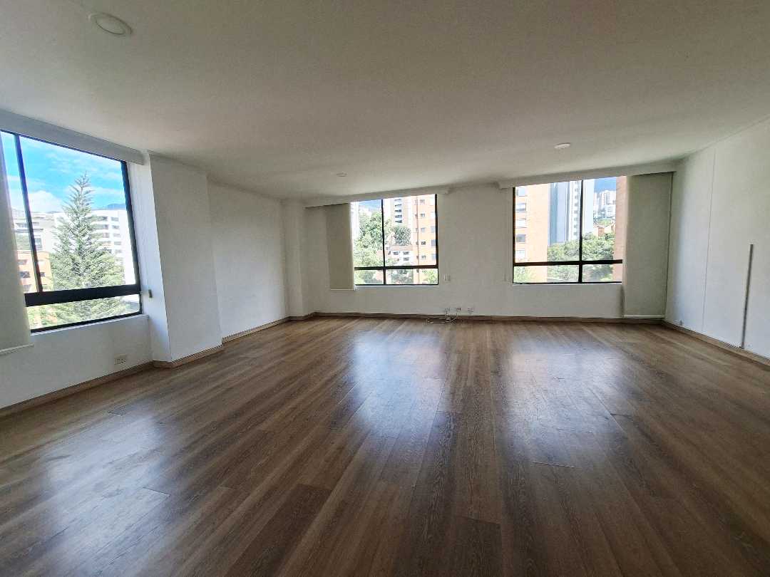 Apartamento en arriendo Poblado Milla de Oro CA