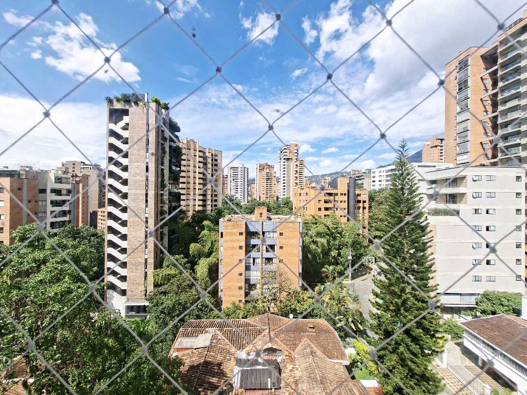 Apartamento en arriendo Poblado Milla de Oro CA