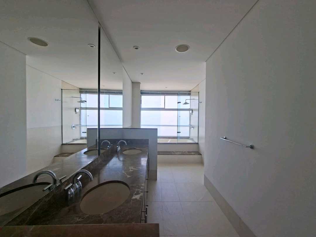 Apartamento en arriendo Poblado a 3 cuadras del CC TESORO RC7
