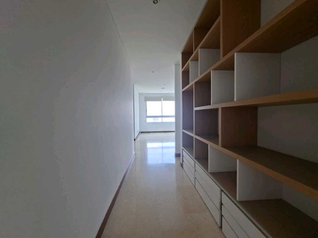 Apartamento en arriendo Poblado a 3 cuadras del CC TESORO RC7