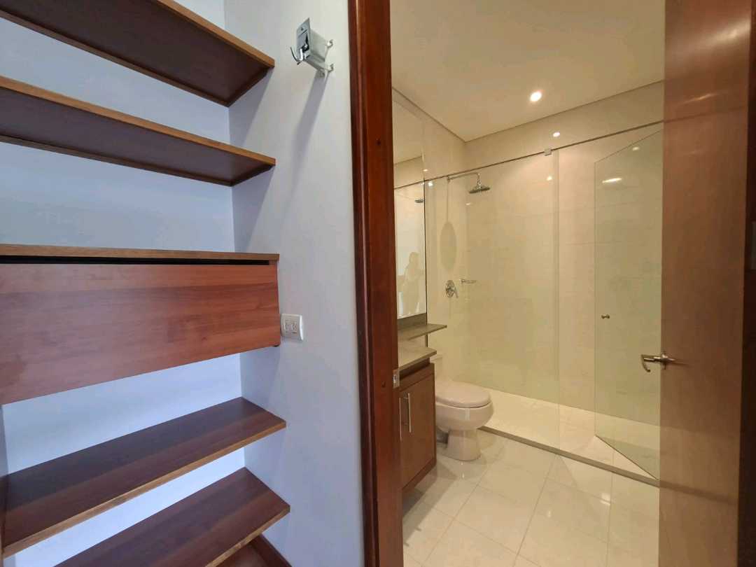 Apartamento en arriendo Poblado a 3 cuadras del CC TESORO RC7
