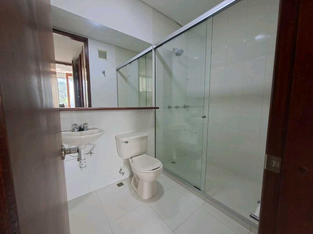 Apartamento en arriendo Poblado a 3 cuadras del CC TESORO RC7