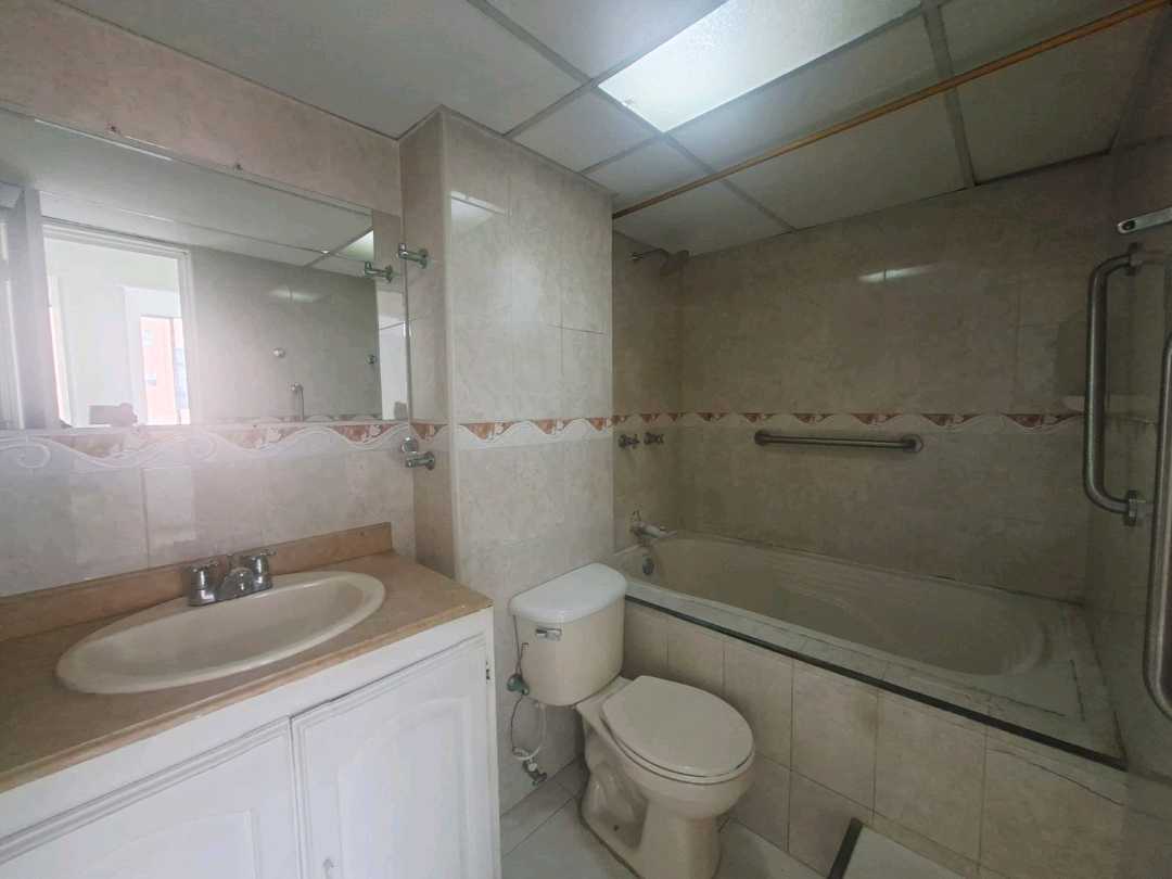 Apartamento en arriendo Poblado San Julian económico