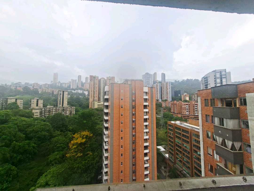 Apartamento en arriendo Poblado San Julian económico