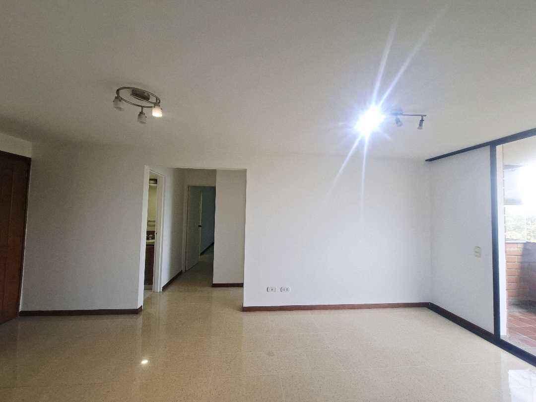 Apartamento en arriendo Poblado cerca a la inferior  EM4