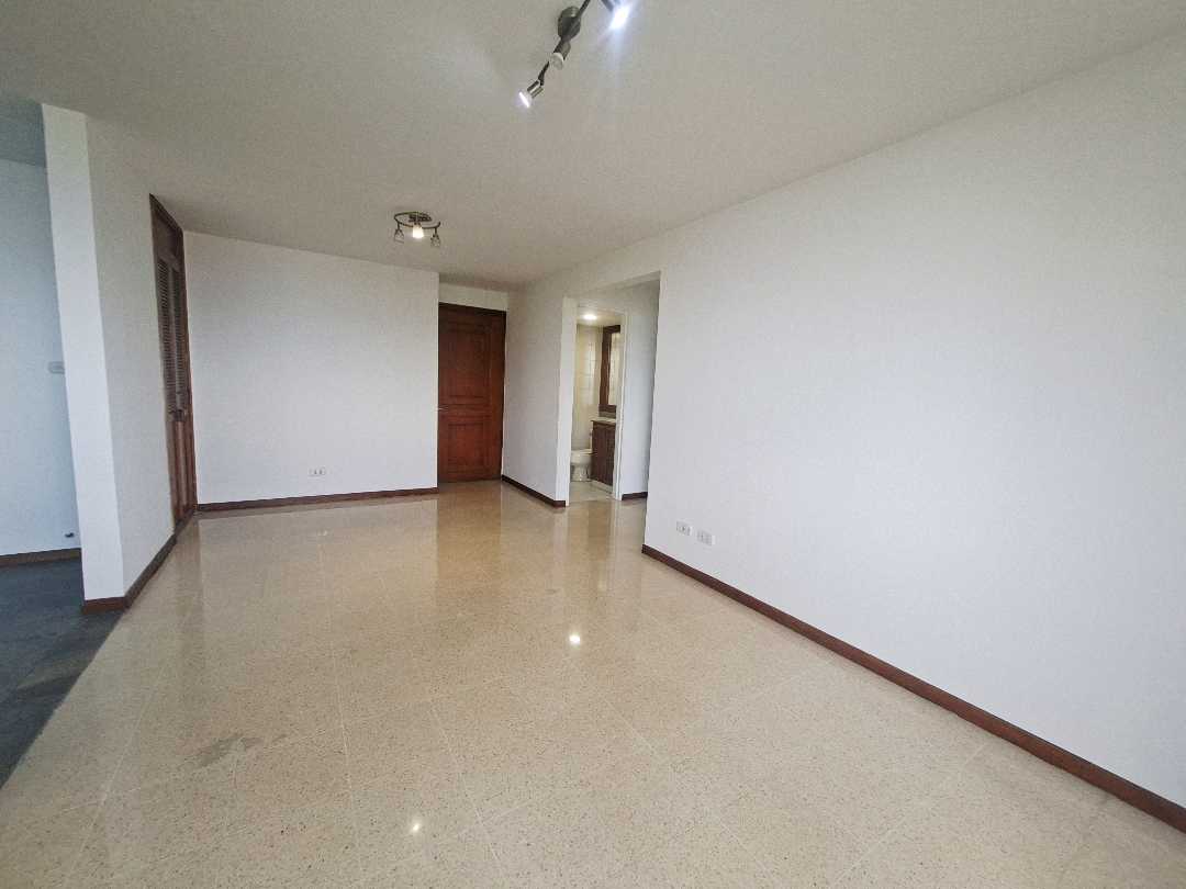 Apartamento en arriendo Poblado cerca a la inferior  EM4