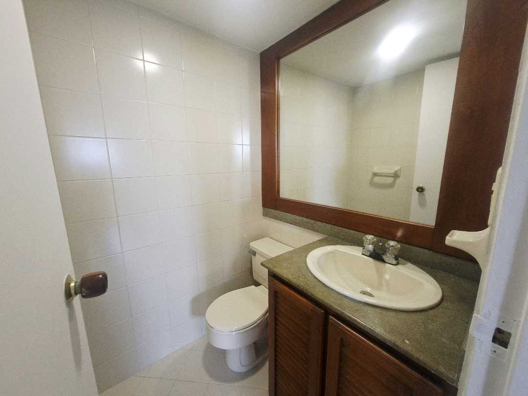 Apartamento en arriendo Poblado cerca a la inferior  EM4