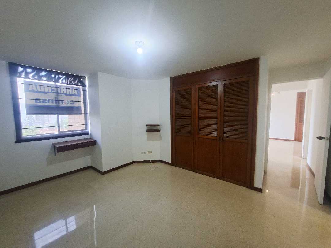 Apartamento en arriendo Poblado cerca a la inferior  EM4