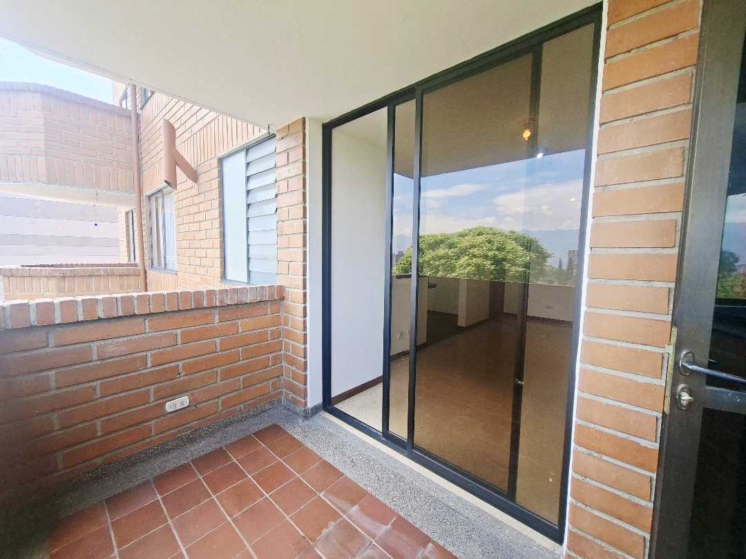 Apartamento en arriendo Poblado cerca a la inferior  EM4