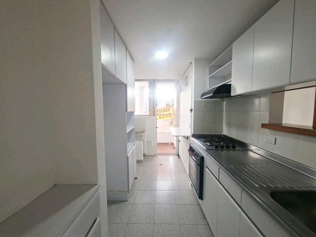 Apartamento en arriendo Poblado inferior AGC11