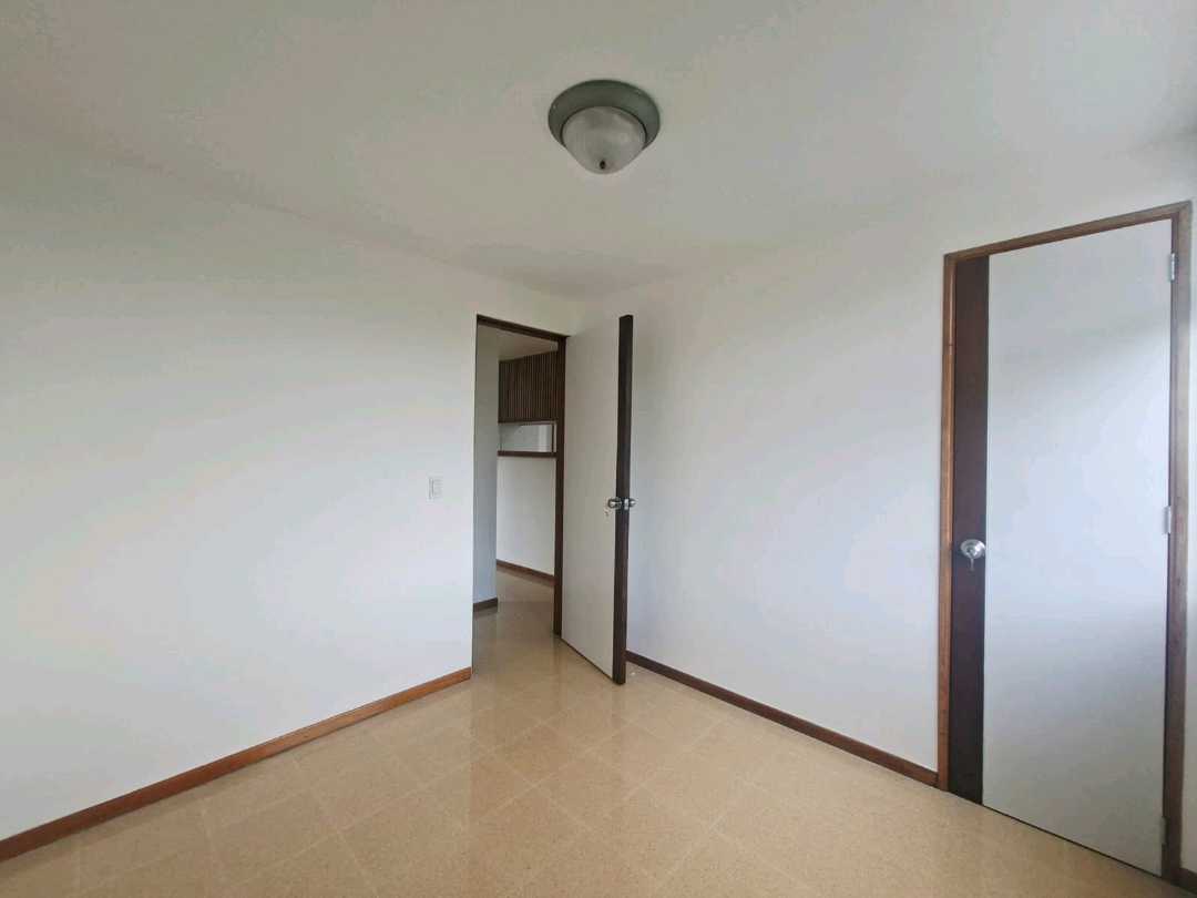 Apartamento en arriendo Poblado inferior AGC11