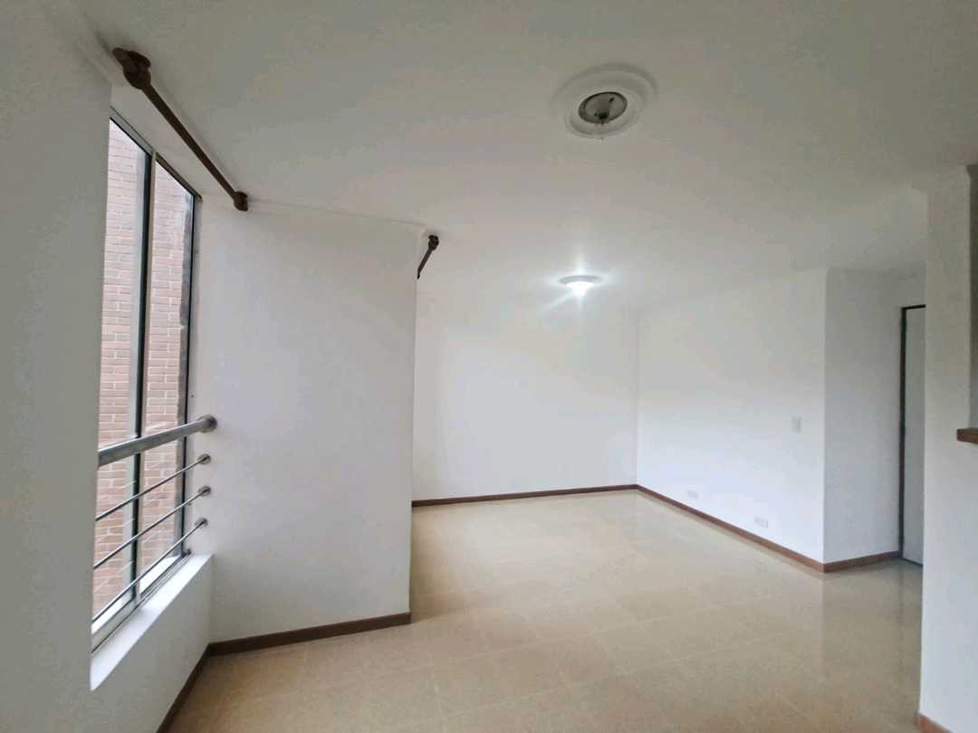 Apartamento en arriendo Poblado inferior AGC11