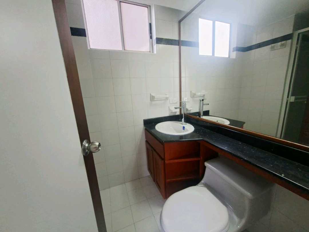 Apartamento en arriendo Poblado inferior AGC11