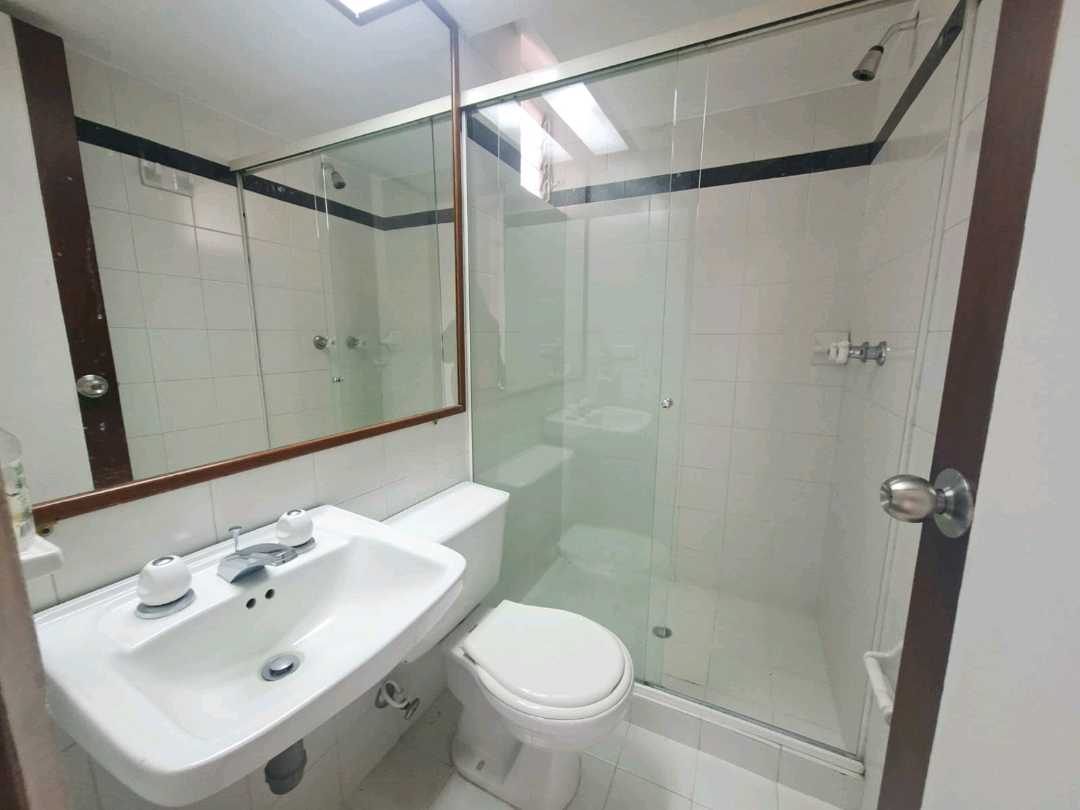 Apartamento en arriendo Poblado inferior AGC11