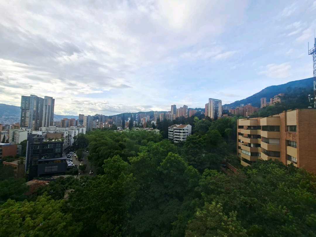 Apartamento en arriendo Poblado inferior AGC11